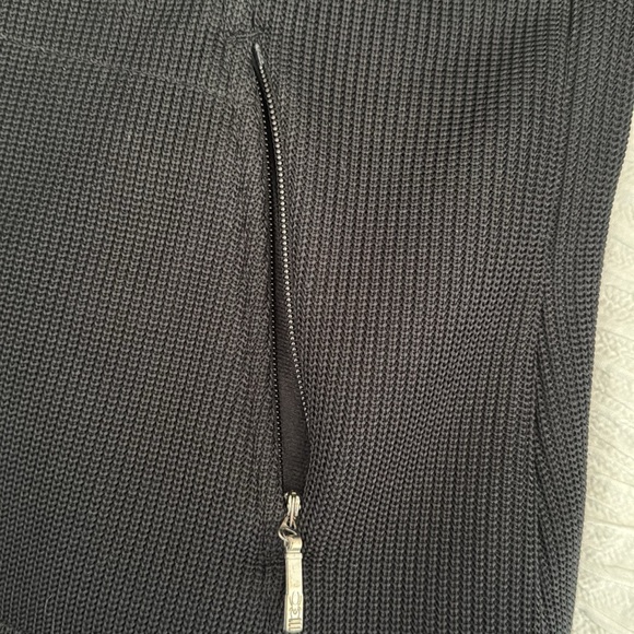 EUC Black Spyder Faux Fur Lined Breast Cancer Awareness Zip Up Jacket - Picture 5 of 15